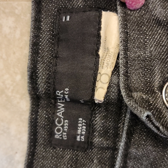 Rocawear size 38 acid wash black jeans - Picture 2 of 5
